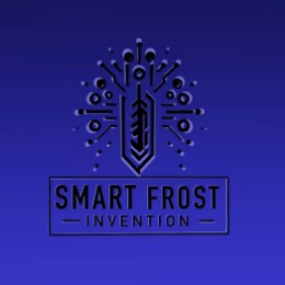Logo Kältetechniker Das Bild zeigt ein modernes Logo mit dem Schriftzug "Smart Frost Invention", verziert mit einem stilisierten Symbol, das Technologie und Innovation repräsentiert, auf einem blauen Hintergrund.